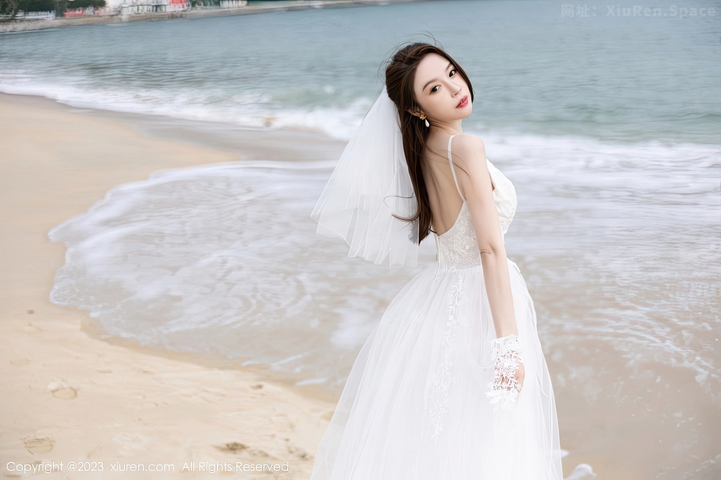 图片[4]-[Xiuren秀人网]2023.01.10 VOL.6109 婠婠么 灰色连体镂空内衣加情趣渔网袜性感私房写真集-秀人网官方网站